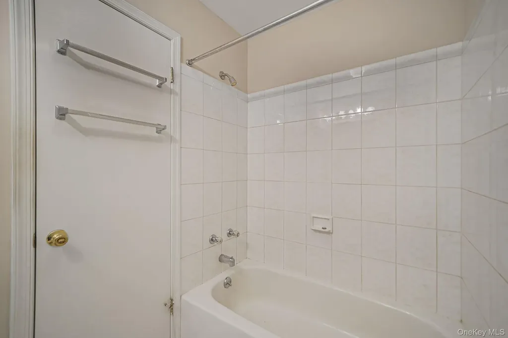 18 Summerfield Circle Central Islip NY 11722