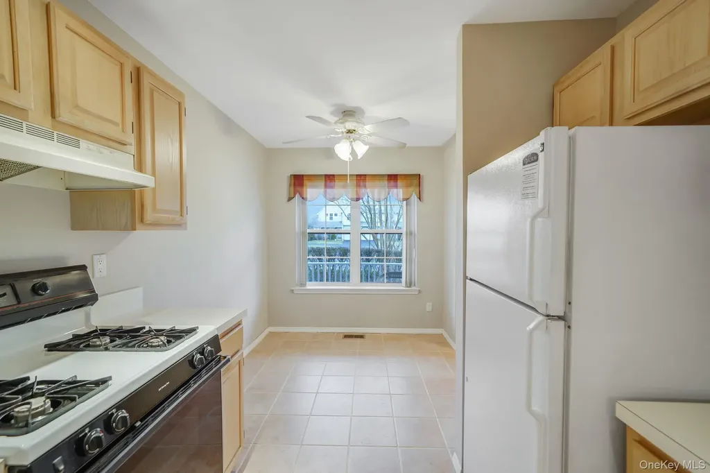 18 Summerfield Circle Central Islip NY 11722