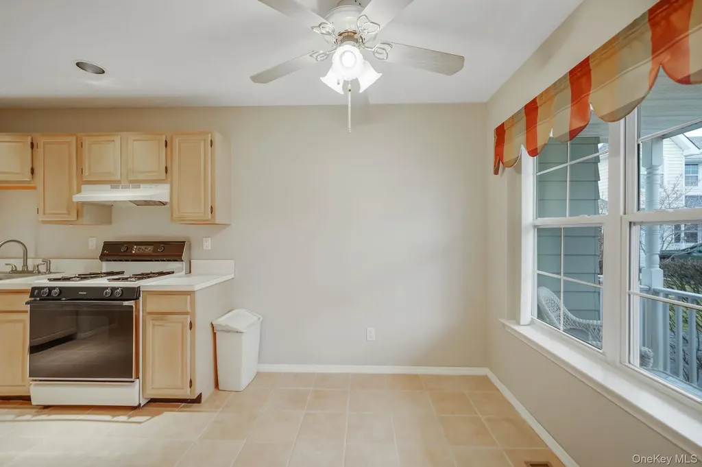 18 Summerfield Circle Central Islip NY 11722