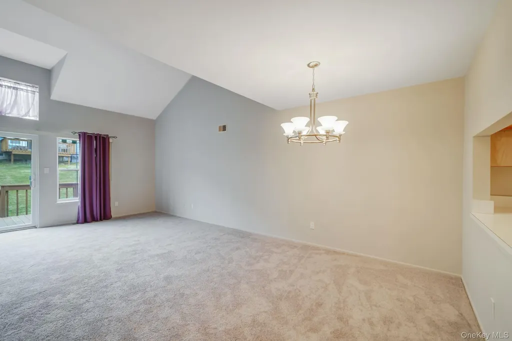 18 Summerfield Circle Central Islip NY 11722