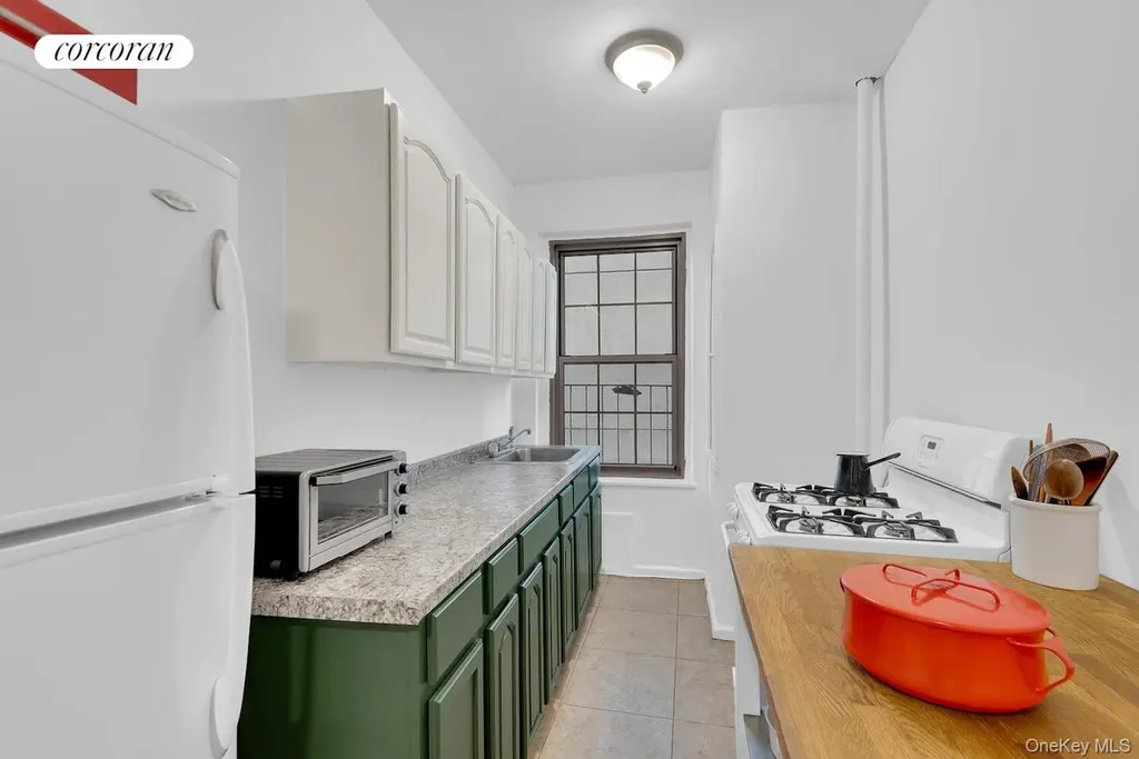 1100 Grand Concourse Bronx NY 10456
