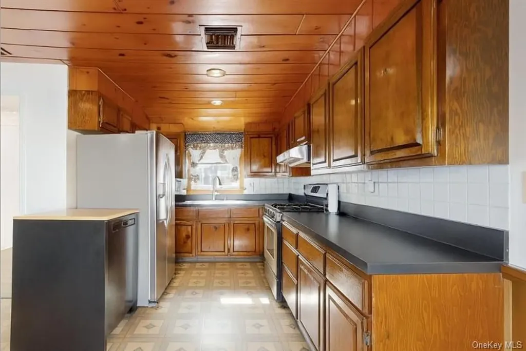 D132 Edgewater Bronx NY 10465