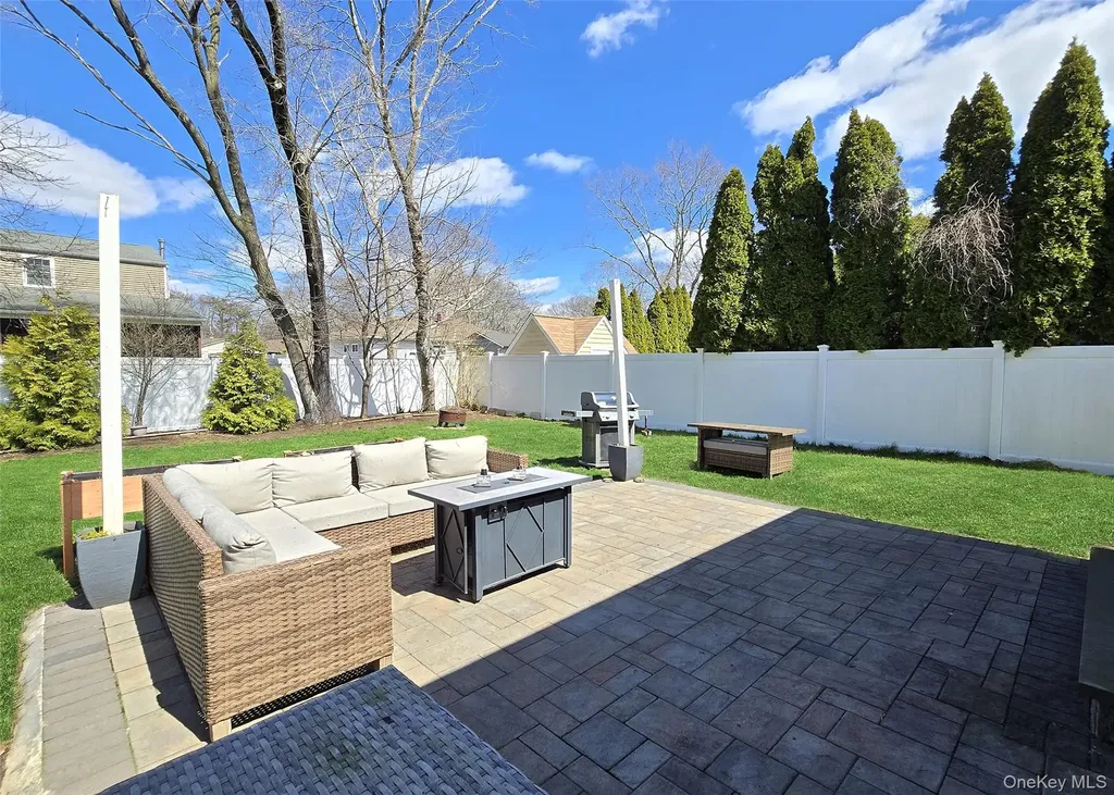 19 Appel Drive E Shirley NY 11967