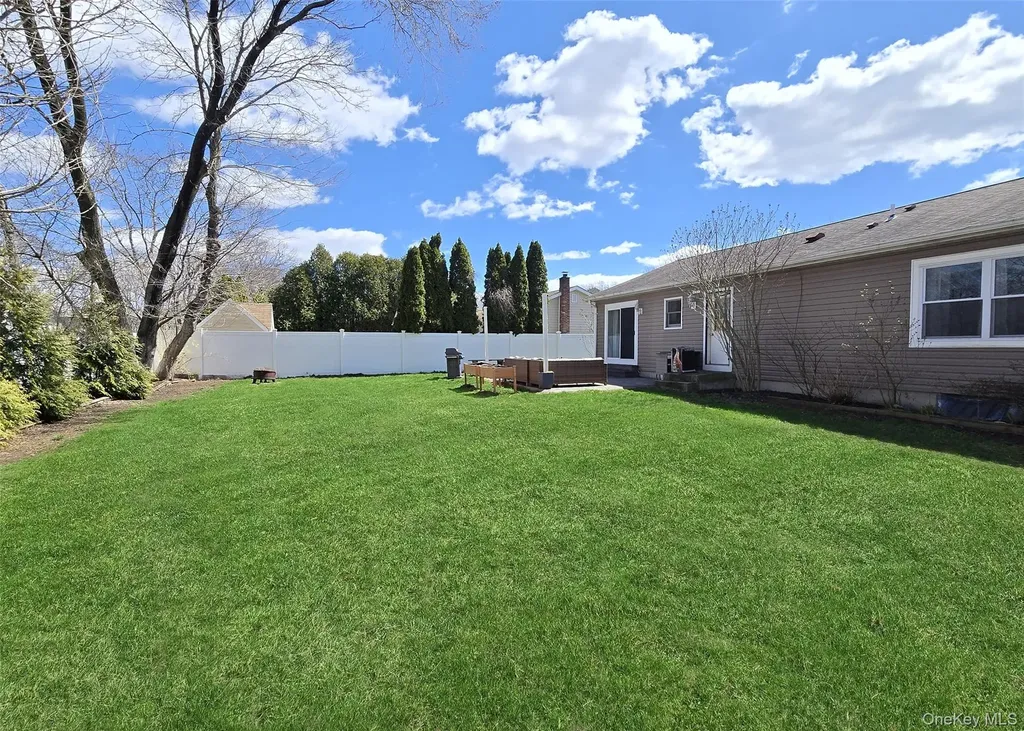 19 Appel Drive E Shirley NY 11967