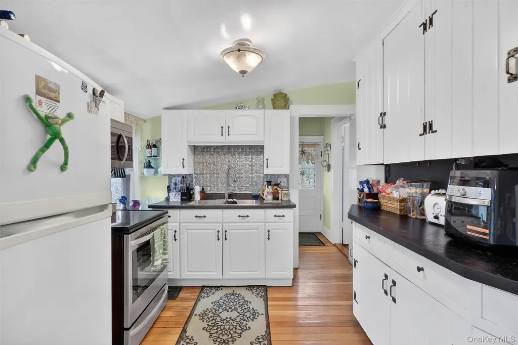 13 Perry Trail Carmel NY 10512