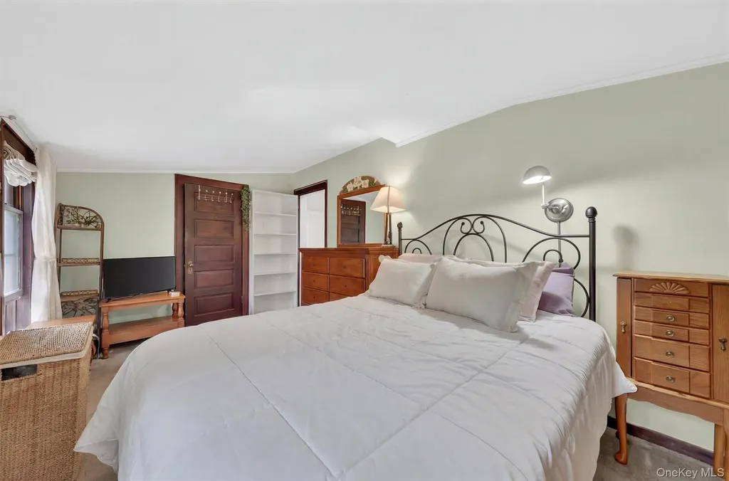 13 Perry Trail Carmel NY 10512