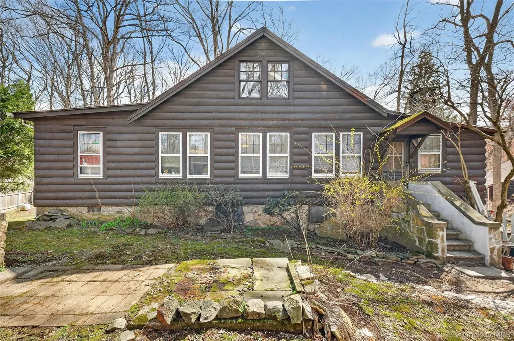 13 Perry Trail Carmel NY 10512