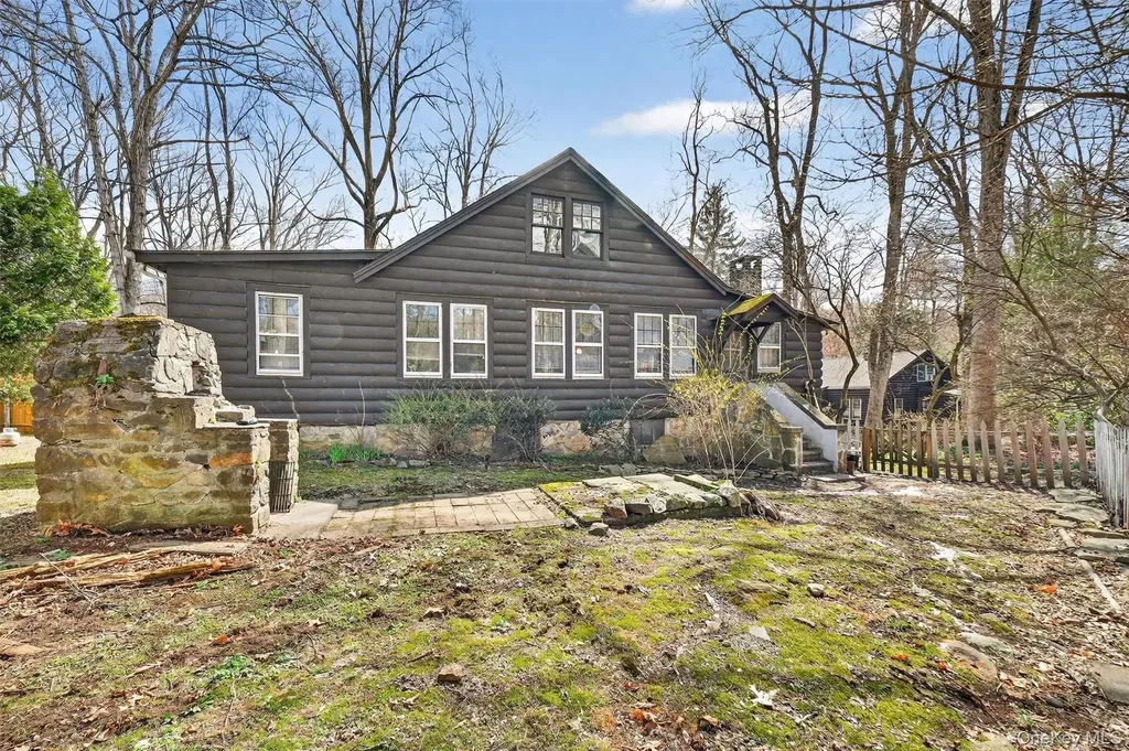 13 Perry Trail Carmel NY 10512