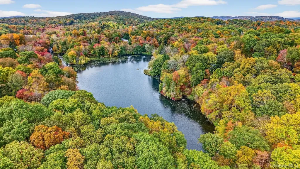 13 Perry Trail Carmel NY 10512