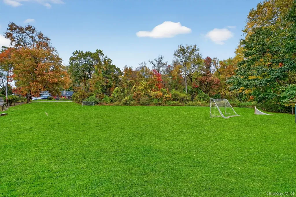 13 Perry Trail Carmel NY 10512