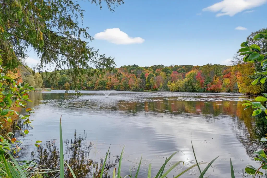 13 Perry Trail Carmel NY 10512
