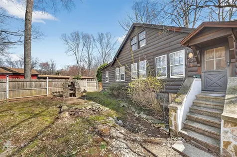 13 Perry Trail Carmel NY 10512