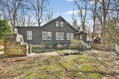 13 Perry Trail Carmel NY 10512