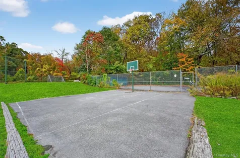 13 Perry Trail Carmel NY 10512