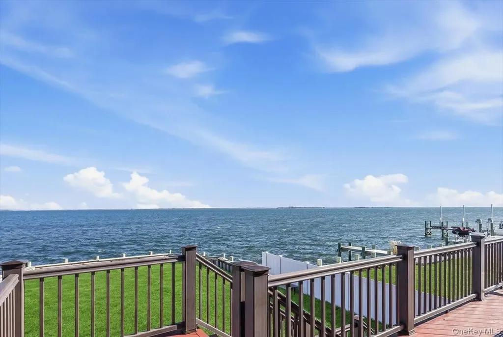 24 Milton Road Babylon NY 11702