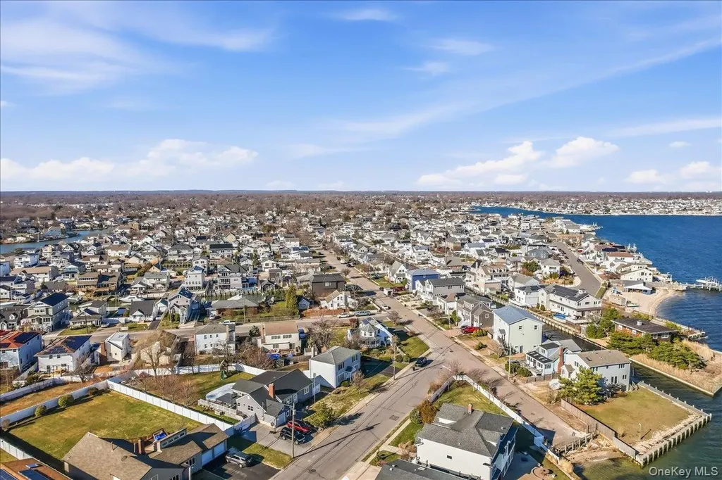24 Milton Road Babylon NY 11702