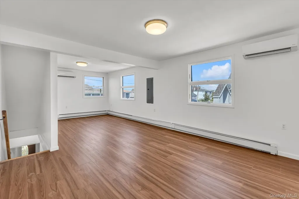 24 Milton Road Babylon NY 11702