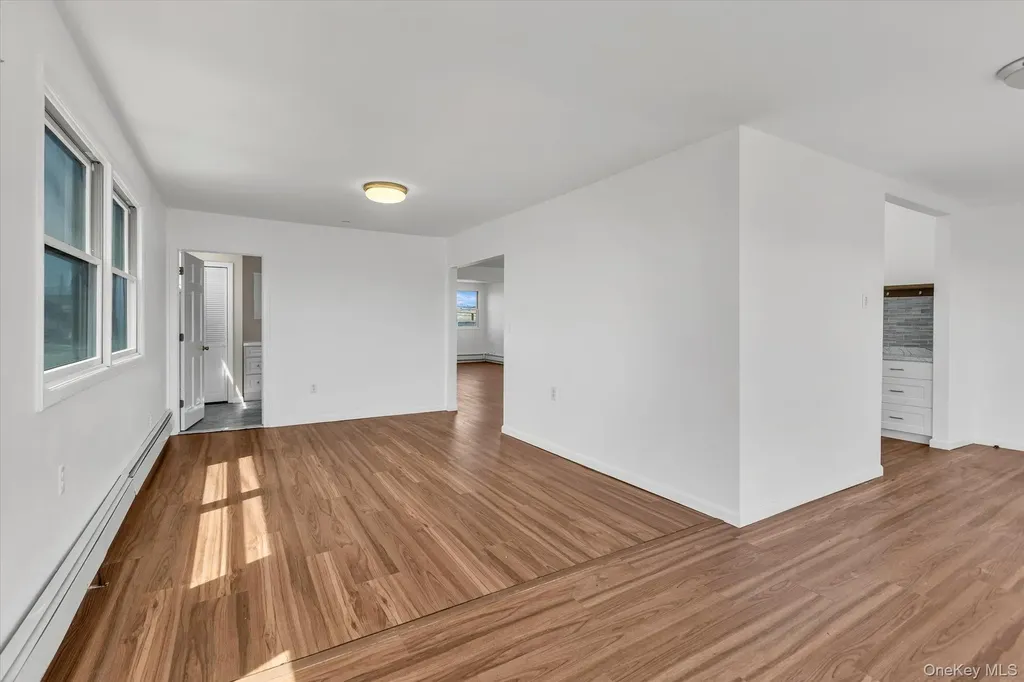 24 Milton Road Babylon NY 11702