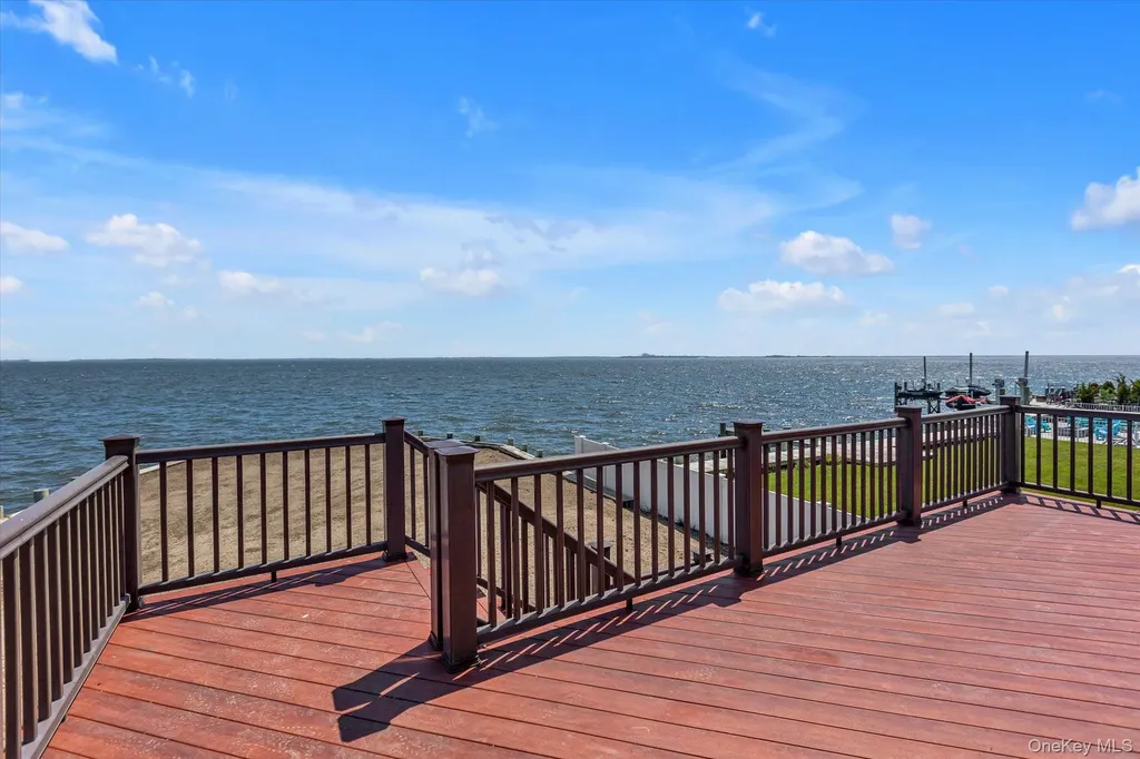 24 Milton Road Babylon NY 11702