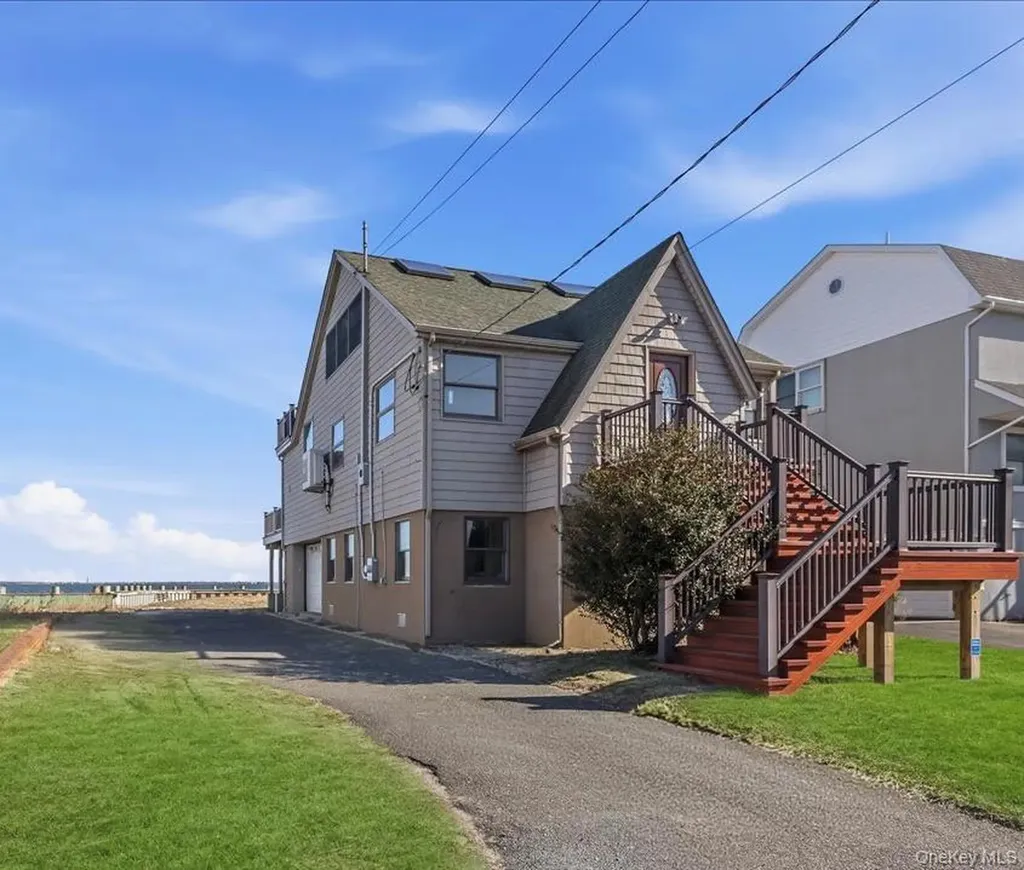 24 Milton Road Babylon NY 11702