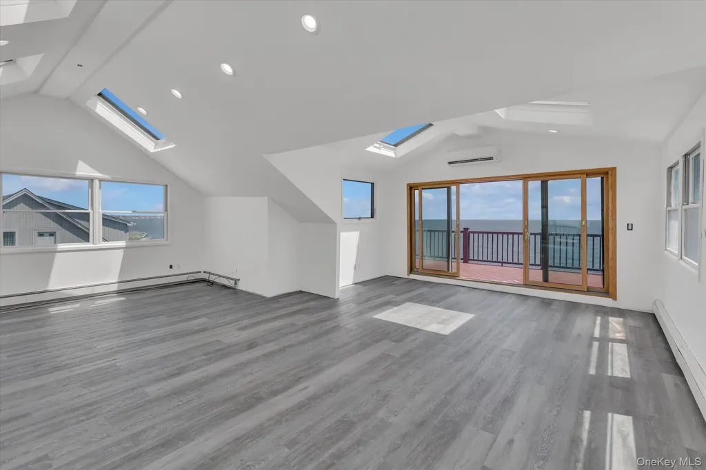 24 Milton Road Babylon NY 11702