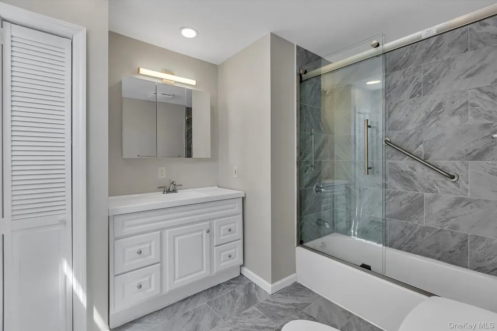 24 Milton Road Babylon NY 11702