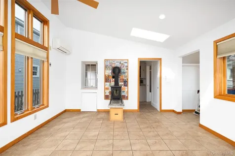 39 N Chestnut Street Beacon NY 12508