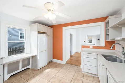 39 N Chestnut Street Beacon NY 12508