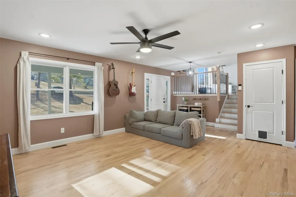 849 S Plank Road Slate Hill NY 10973