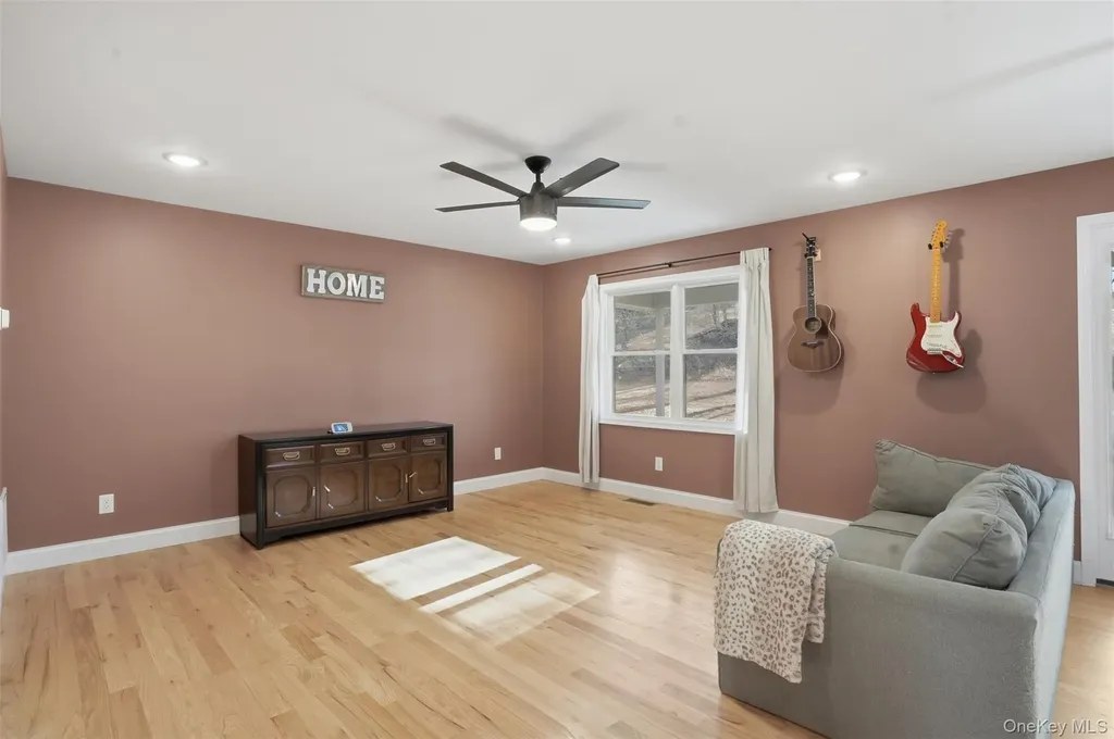 849 S Plank Road Slate Hill NY 10973