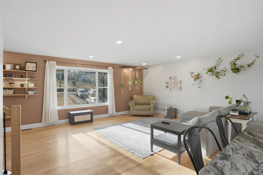 849 S Plank Road Slate Hill NY 10973