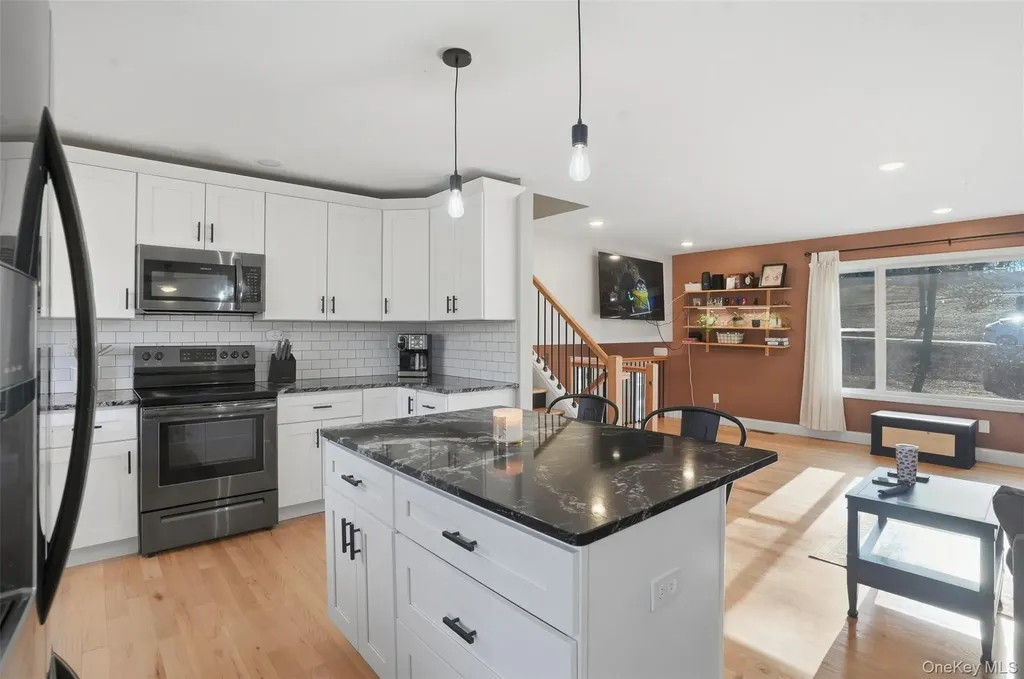 849 S Plank Road Slate Hill NY 10973