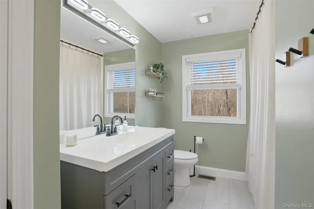 849 S Plank Road Slate Hill NY 10973