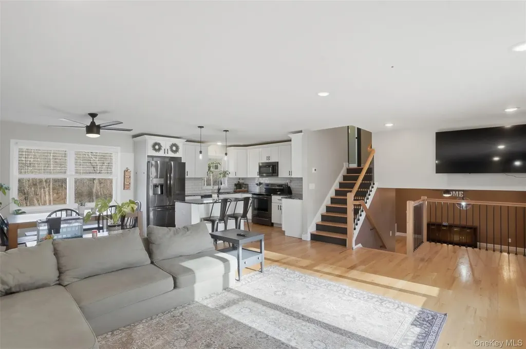 849 S Plank Road Slate Hill NY 10973