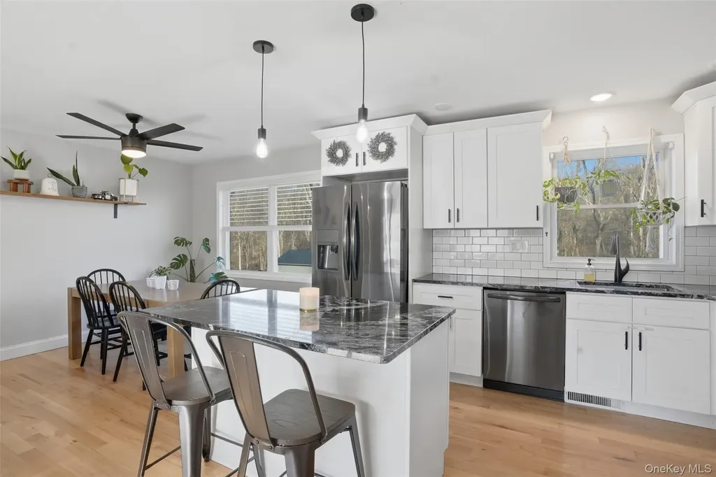 849 S Plank Road Slate Hill NY 10973