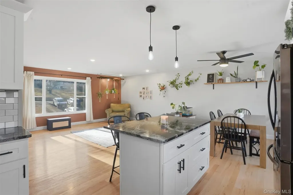 849 S Plank Road Slate Hill NY 10973