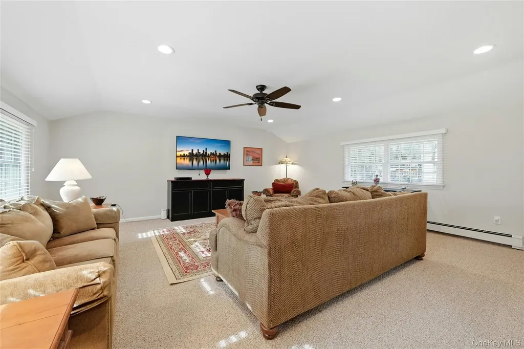 8 Kemswick Drive Stony Brook NY 11790