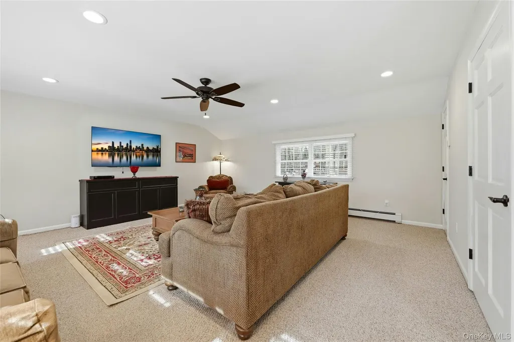 8 Kemswick Drive Stony Brook NY 11790