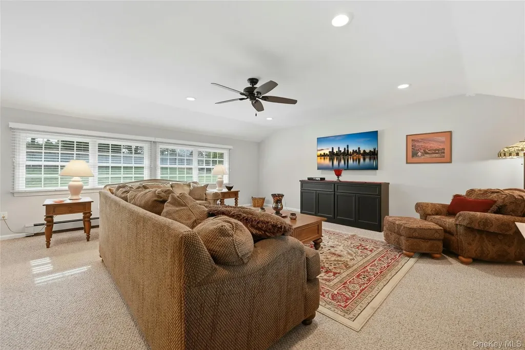 8 Kemswick Drive Stony Brook NY 11790