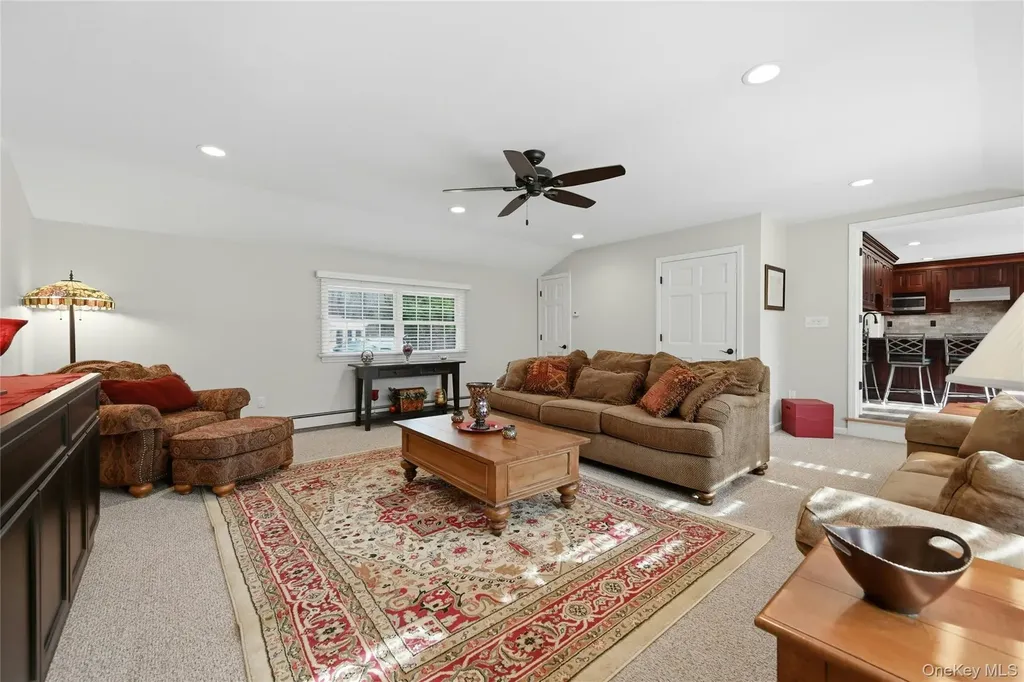 8 Kemswick Drive Stony Brook NY 11790