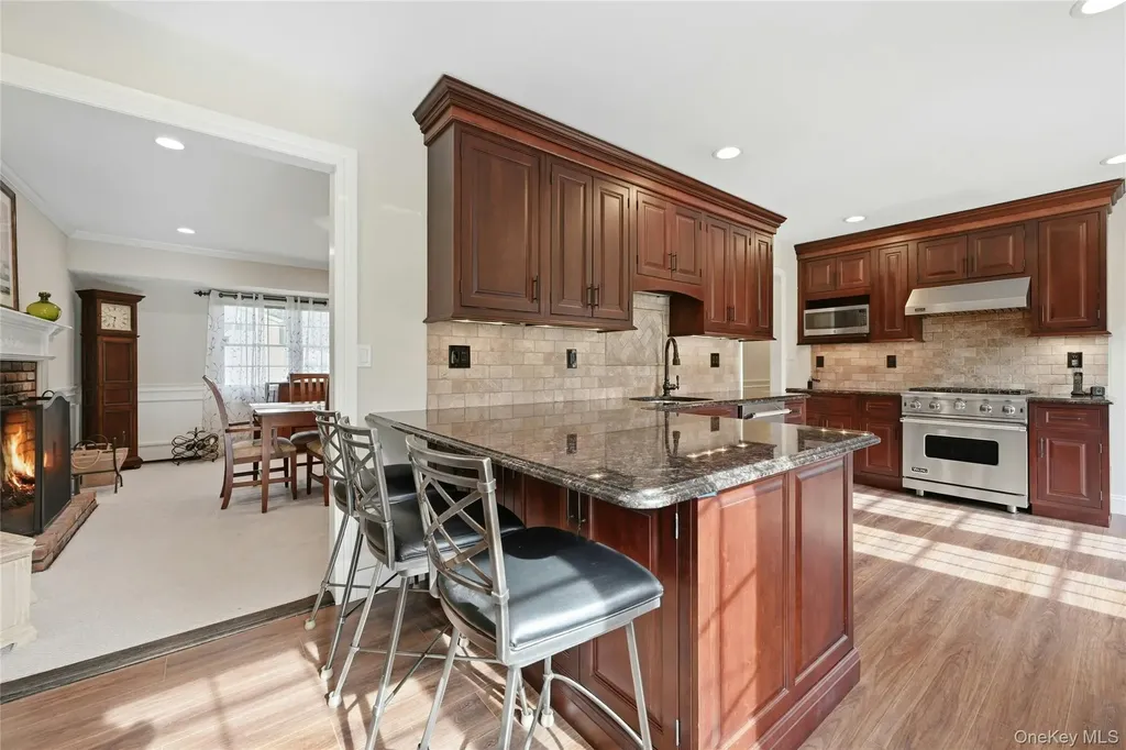 8 Kemswick Drive Stony Brook NY 11790