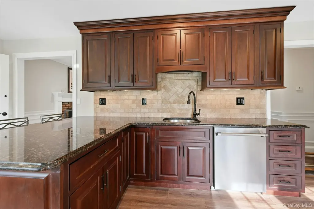 8 Kemswick Drive Stony Brook NY 11790
