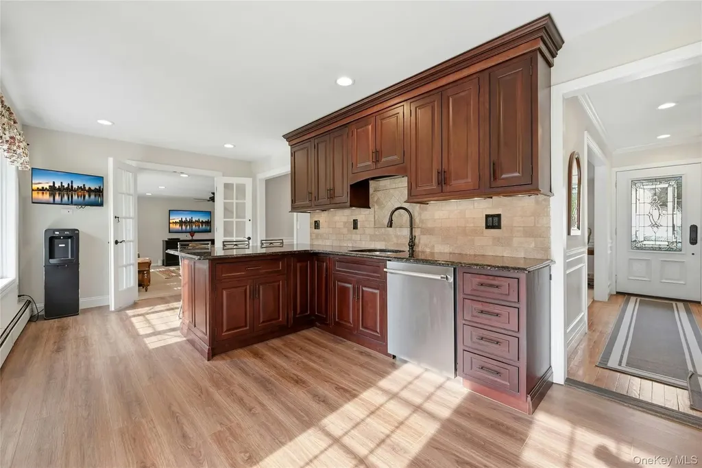 8 Kemswick Drive Stony Brook NY 11790