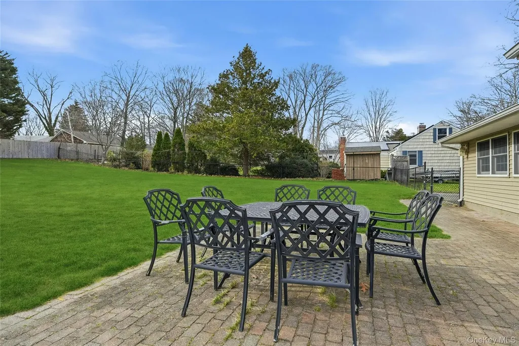 8 Kemswick Drive Stony Brook NY 11790