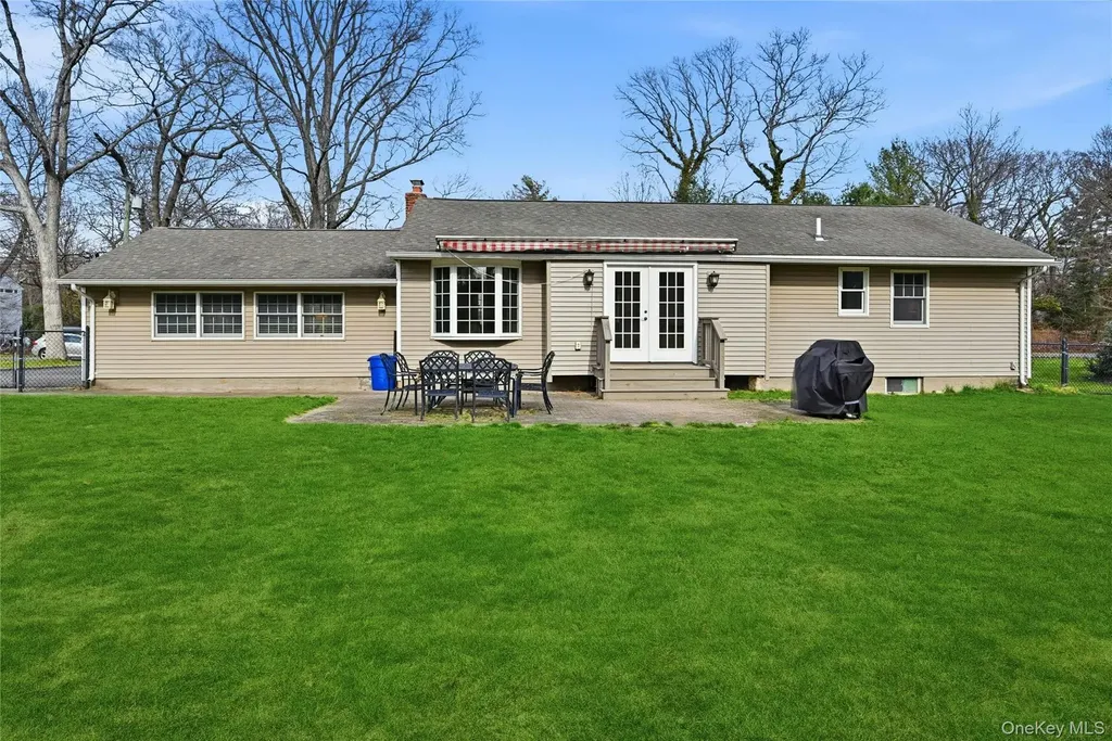 8 Kemswick Drive Stony Brook NY 11790
