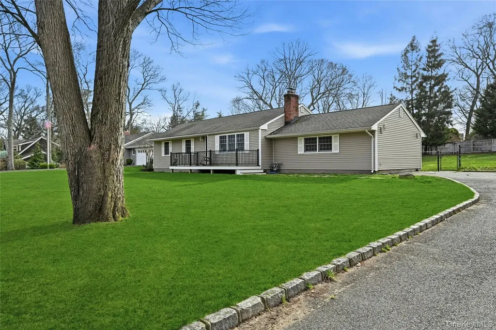 8 Kemswick Drive Stony Brook NY 11790