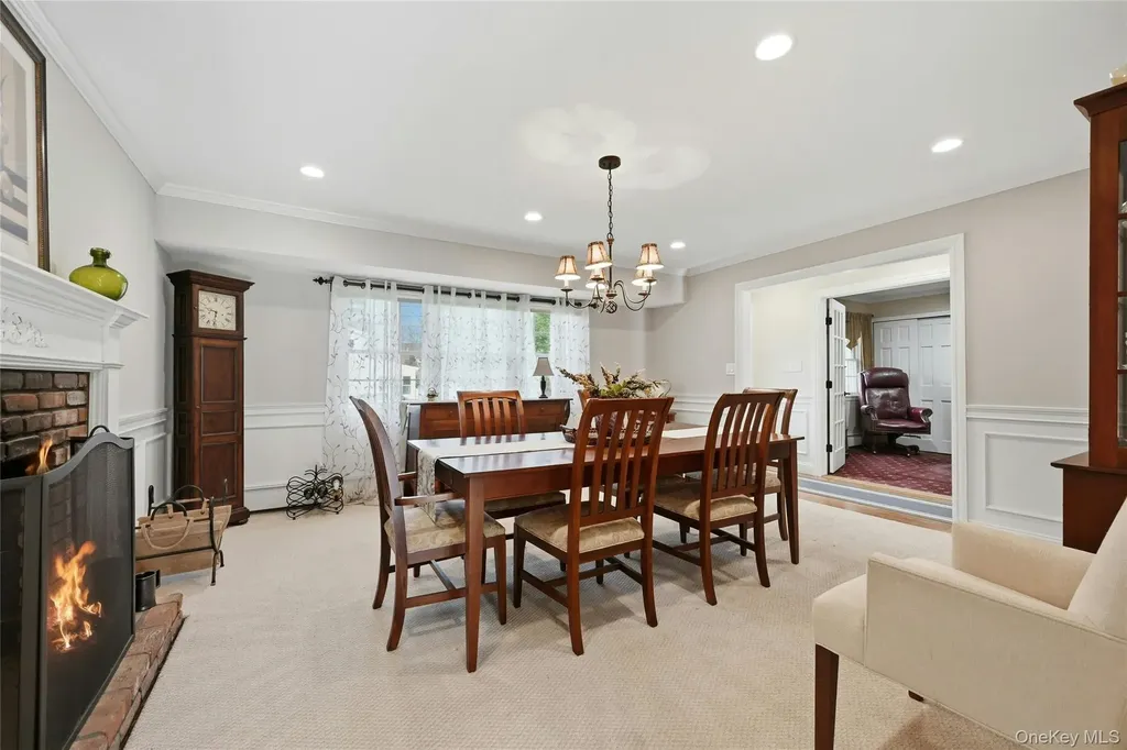 8 Kemswick Drive Stony Brook NY 11790