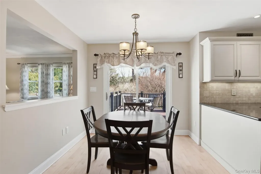 187 Natures Lane Miller Place NY 11764