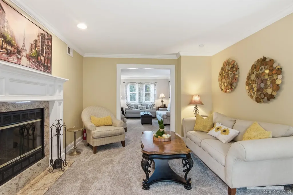187 Natures Lane Miller Place NY 11764