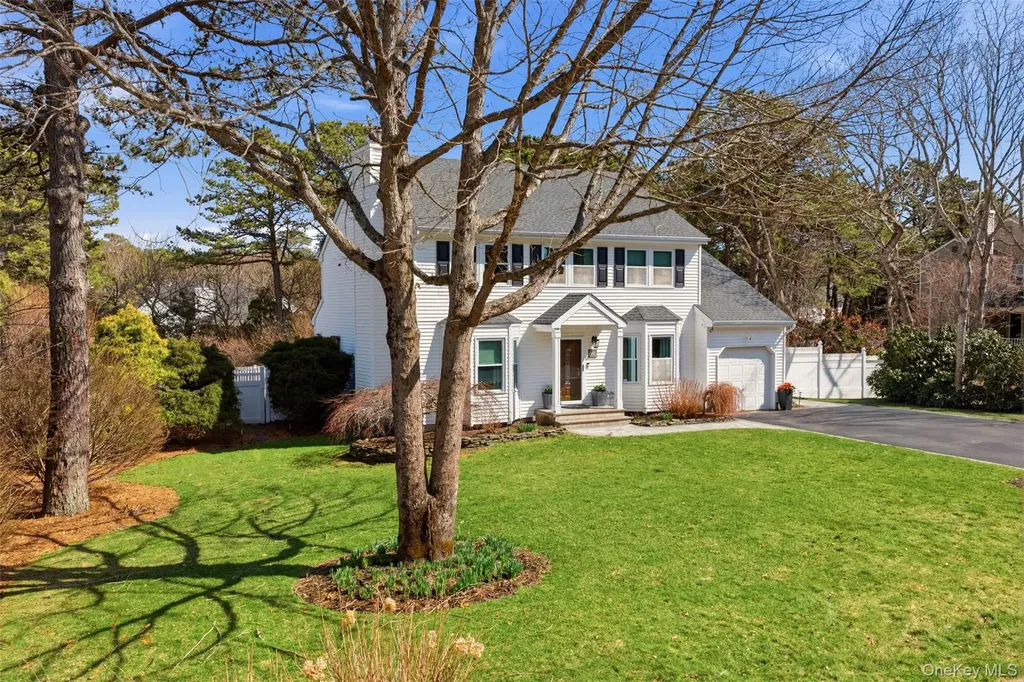 187 Natures Lane Miller Place NY 11764